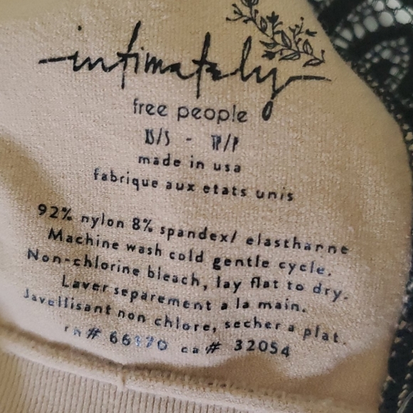 36. 🆕️ Free People Seamless Lace Bandeau - Picture 10 of 11